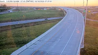 I-35/I-80 at Eastbound Exit to I-35 Northbound Split – East Mix – Mile Marker 137.3 – Near Ankeny