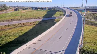 I-35/I-80 at Eastbound Exit to I-35 Northbound Split – East Mix – Mile Marker 137.3 – Near Ankeny