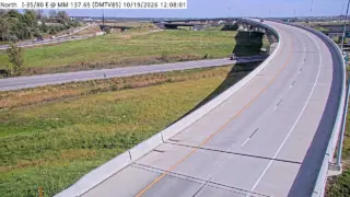 I-35/I-80 at Eastbound Exit to I-35 Northbound Split – East Mix – Mile Marker 137.3 – Near Ankeny