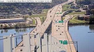 I-74 at Eastbound Miss River Perch – Mile Marker 5.4 – Near Bettendorf