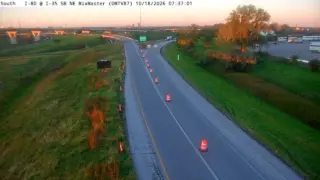 I-35 at I-35 Southbound Exits to I-80 Split – East Mix – Mile Marker 87.2 – Near Ankeny
