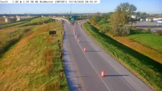 I-35 at I-35 Southbound Exits to I-80 Split – East Mix – Mile Marker 87.2 – Near Ankeny
