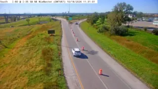 I-35 at I-35 Southbound Exits to I-80 Split – East Mix – Mile Marker 87.2 – Near Ankeny