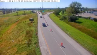 I-35 at I-35 Southbound Exits to I-80 Split – East Mix – Mile Marker 87.2 – Near Ankeny