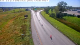 I-35 at I-35 Southbound Exits to I-80 Split – East Mix – Mile Marker 87.2 – Near Ankeny