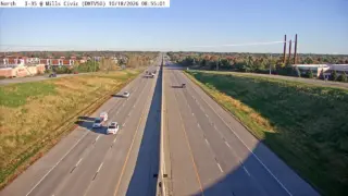 I-35 at Mills Civic Parkway – Mile Marker 70.4 – West Des Moines