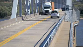 US 20 at West Mississippi River Bridge – Mile Marker 300.1 – Dubuque – East View