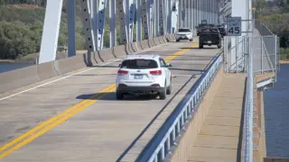 US 20 at West Mississippi River Bridge – Mile Marker 300.1 – Dubuque – East View