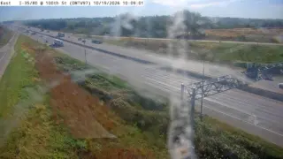 I-35/I-80 at 100th Street – Mile Marker 128.2 – Urbandale