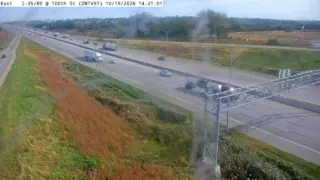 I-35/I-80 at 100th Street – Mile Marker 128.2 – Urbandale
