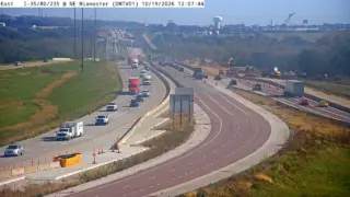 I-235 at Eastbound Exit to I-80 Westbound – East Mix – Mile Marker 14.3 – Ankeny