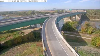 I-29 at Southbound exit to I-129/US 20/75 – Mile Marker 144.6 – Sioux City