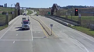 US 20 at Southwest Arterial Bridge – Mile Marker 294.3 – Dubuque – East View